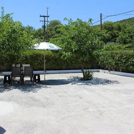 Anastazia Paradise *