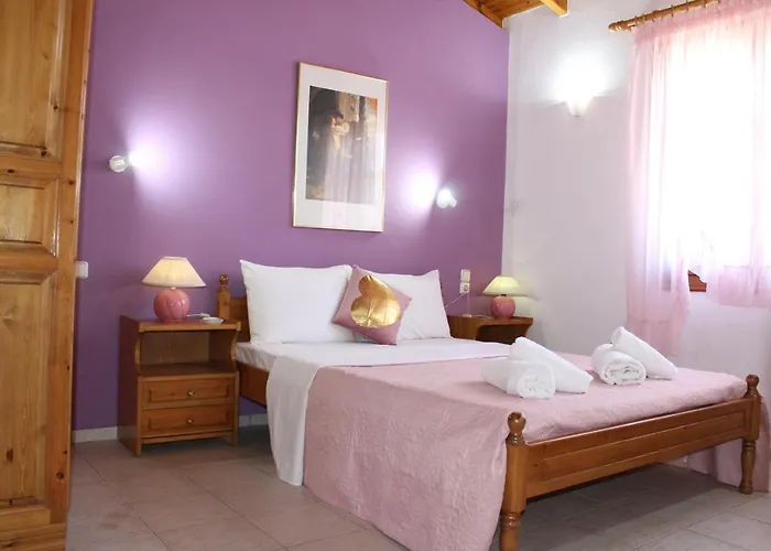 Anastazia Paradise Kolios