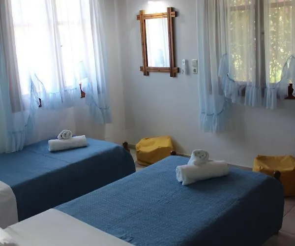 Anastazia Paradise Kolios