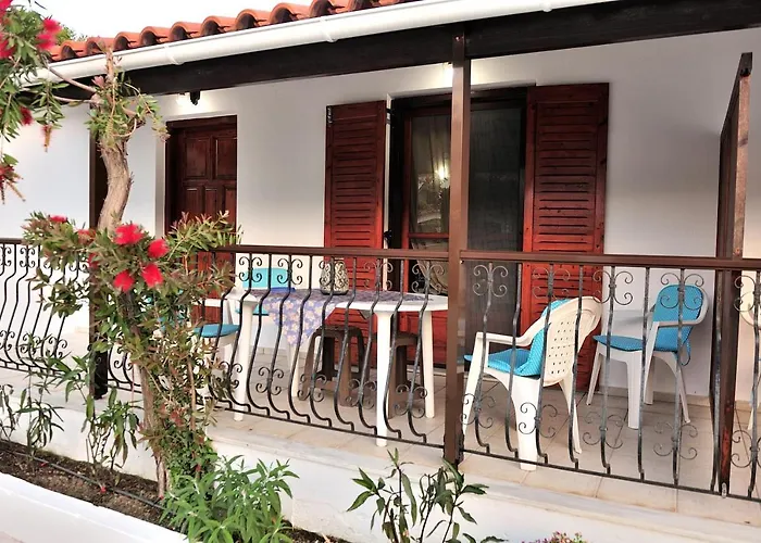 Anastazia Paradise Kolios