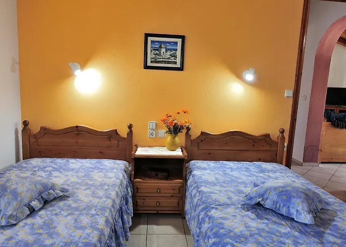 Anastazia Paradise Kolios