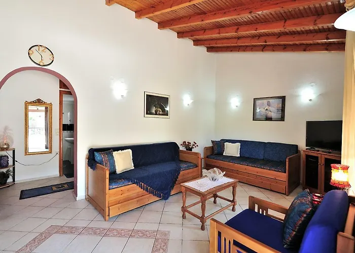 Anastazia Paradise *